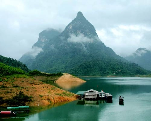Chinh phục thác mơ bằng thang dây