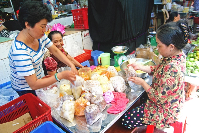 Chợ đặc sản miền trung ở sài gòn tất bật dịp tết đoan ngọ