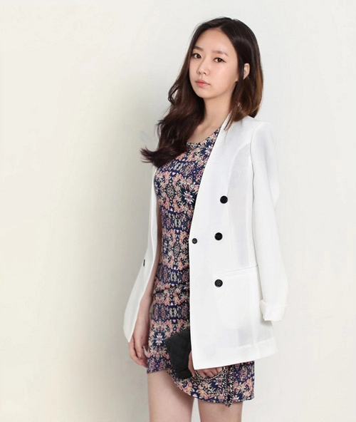 Chọn blazer mùa hè tới công sở