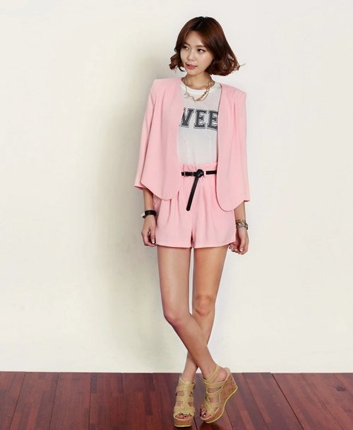 Chọn blazer mùa hè tới công sở