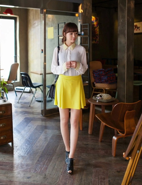 Chọn chân váy màu sắc cho nữ công sở trẻ