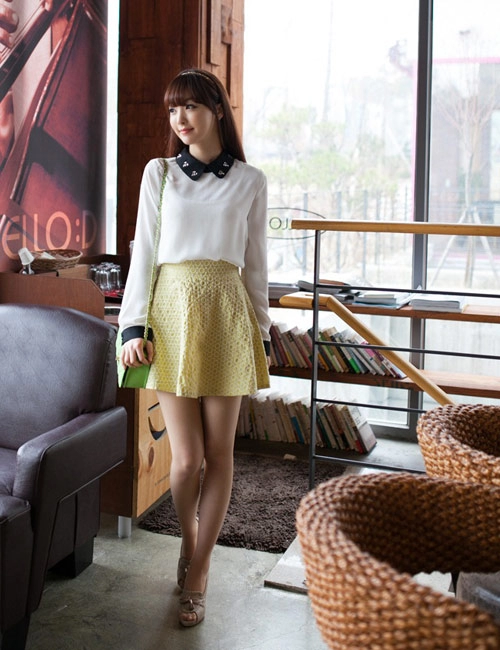 Chọn chân váy màu sắc cho nữ công sở trẻ