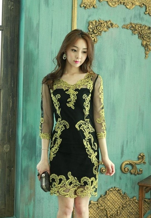 Chọn váy công sở đi dự tiệc