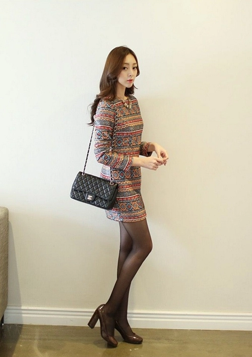 Chọn váy công sở đi dự tiệc
