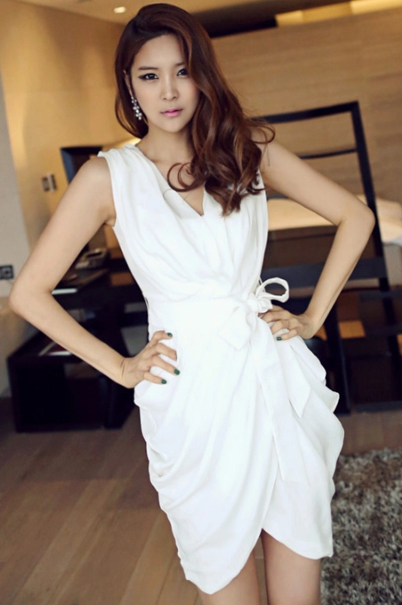 Chọn váy liền xinh xắn cho cô nàng eo to