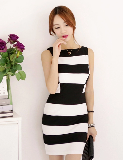 Chọn váy liền xinh xắn cho cô nàng eo to
