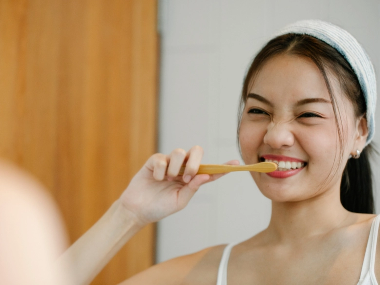 Chuyên gia chia sẻ 5 chiêu giảm thèm ăn giữ dáng đánh răng cũng có thể giảm cân