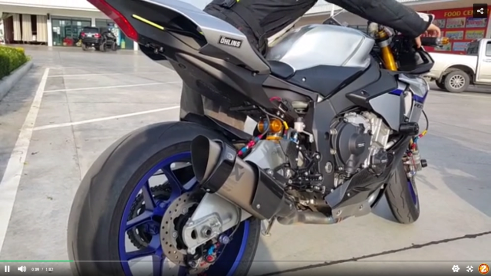 clip test pô akrapovic slip on trên siêu xe r1m và mt10