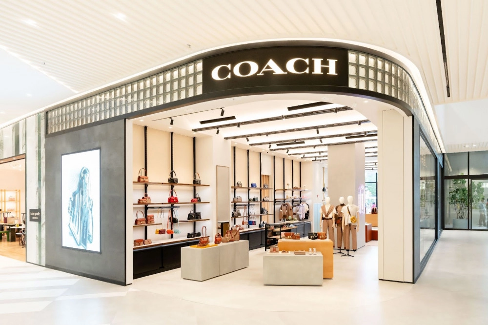 Coach chính thức khai trương cửa hàng đầu tiên tại hà nội - lotte mall tây hồ