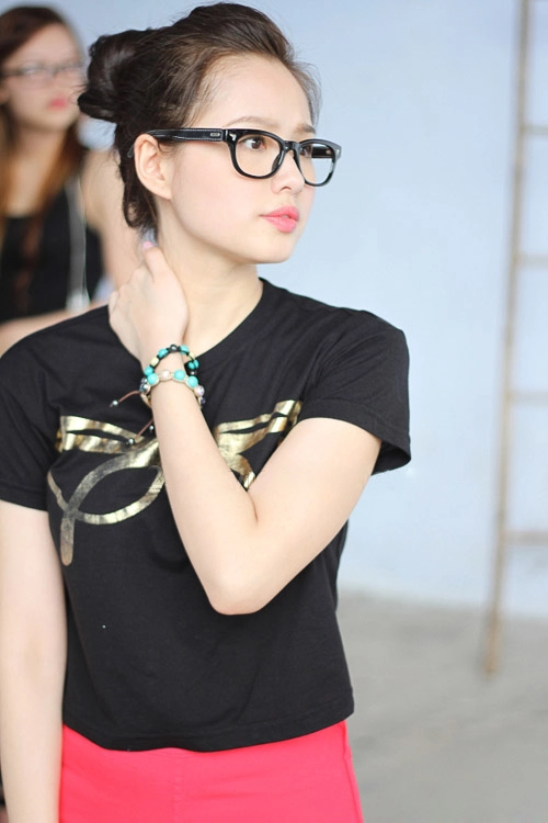 Cơn sốt kính nobita oanh tạc showbiz