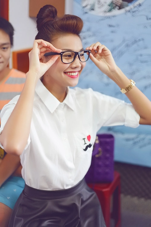Cơn sốt kính nobita oanh tạc showbiz