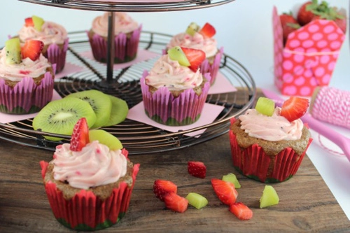 Cupcake dâu tây kiwi dễ làm