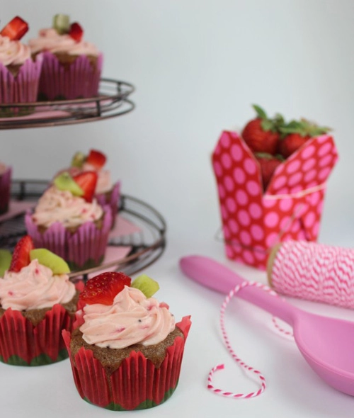 Cupcake dâu tây kiwi dễ làm