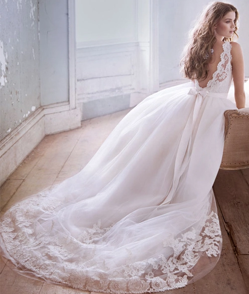 Đầm cưới tôn vòng eo đẹp cho cô dâu