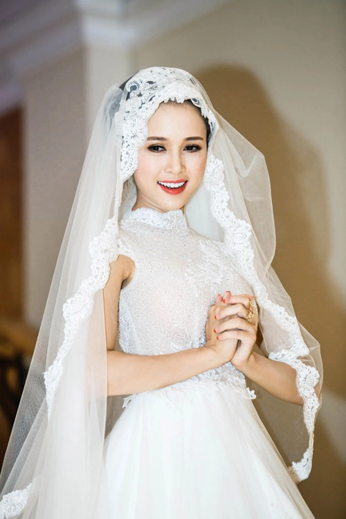 Dàn mỹ nhân việt mặc váy cưới lộng lẫy