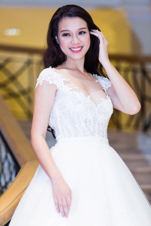 Dàn mỹ nhân việt mặc váy cưới lộng lẫy