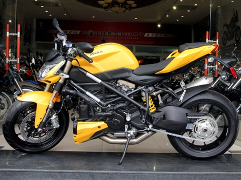  đập thùng ducati streetfighter 848 đầu tiên 