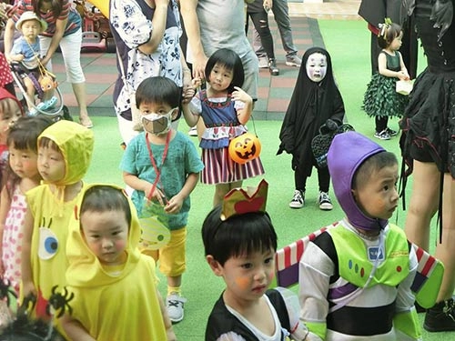 Đây mới là cô bé có màn hoá trang halloween lầy nhất khối mẫu giáo năm nay