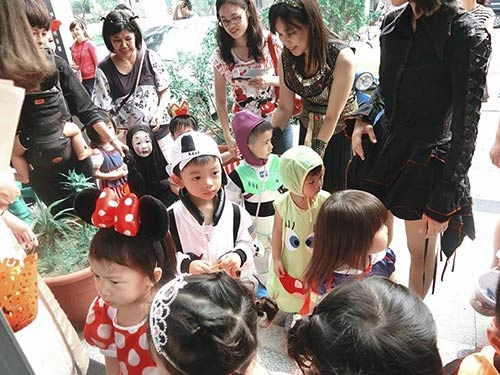 Đây mới là cô bé có màn hoá trang halloween lầy nhất khối mẫu giáo năm nay