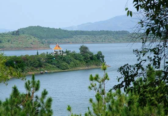 Đến gia lai lênh đênh biển hồ