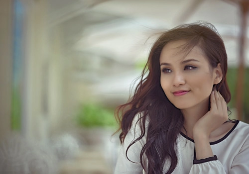 Diễm hương giày bệt giản dị trên phố