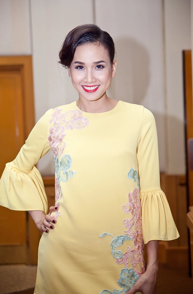 Diễm hương khoe vóc dáng nuột nà