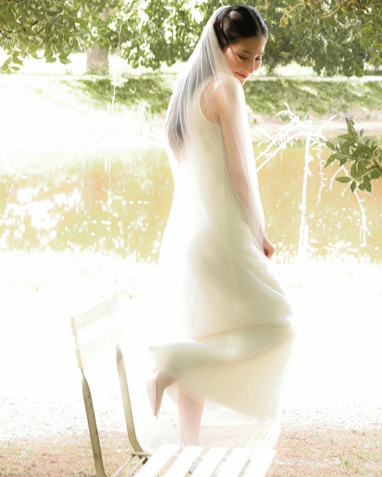 Diễm my 9x tung ảnh cưới dân tình phát hiện chiếc váy cưới đơn giản bậc nhất showbiz việt đây rồi