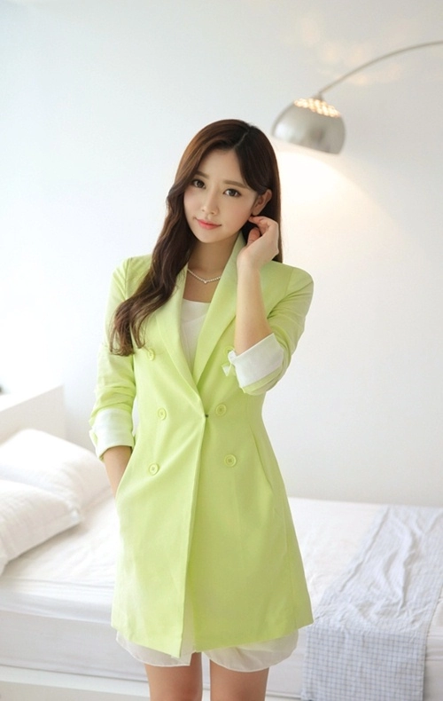 Diện áo vest đẹp tới sở ngày se trời