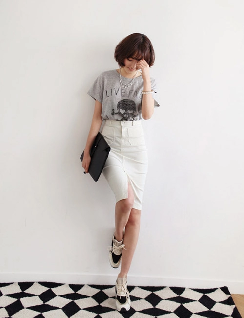 Diện item cạp cao khoe chân dài eo thon