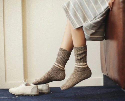 Diện váy hè giữa đông lạnh