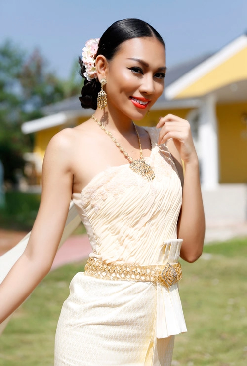 Diệu huyền hóa thân thành cô gái thái