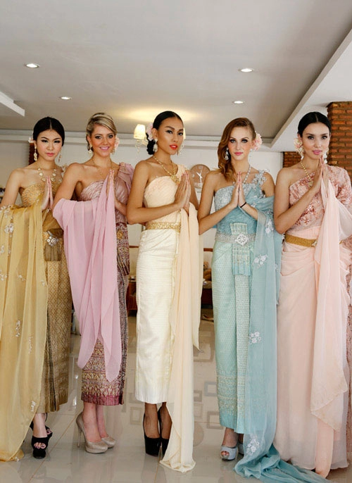 Diệu huyền hóa thân thành cô gái thái