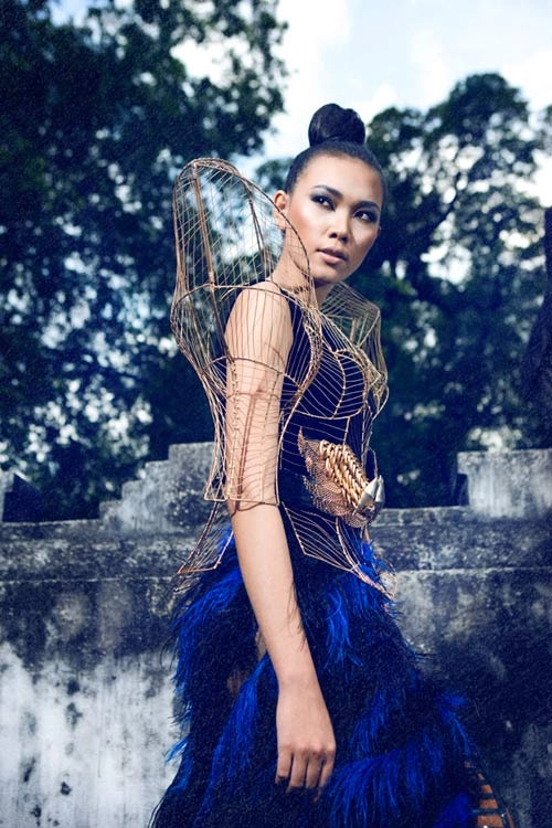 Diệu huyền khoe chân dài bất tận