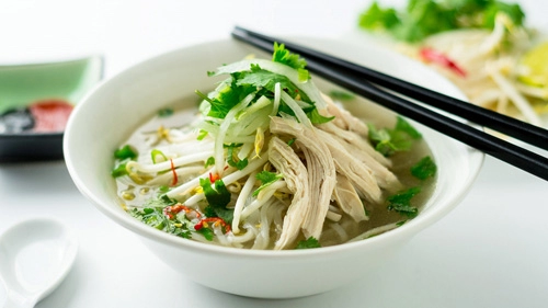 Dinh dưỡng từ bát phở ăn liền