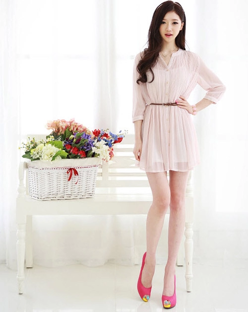 Dự tiệc cưới quyến rũ với váy trắng