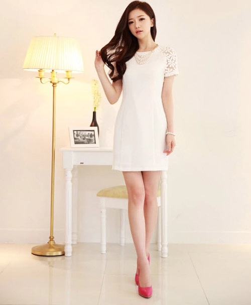 Dự tiệc cưới quyến rũ với váy trắng