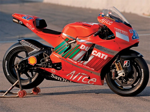  ducati desmosedici gp7 