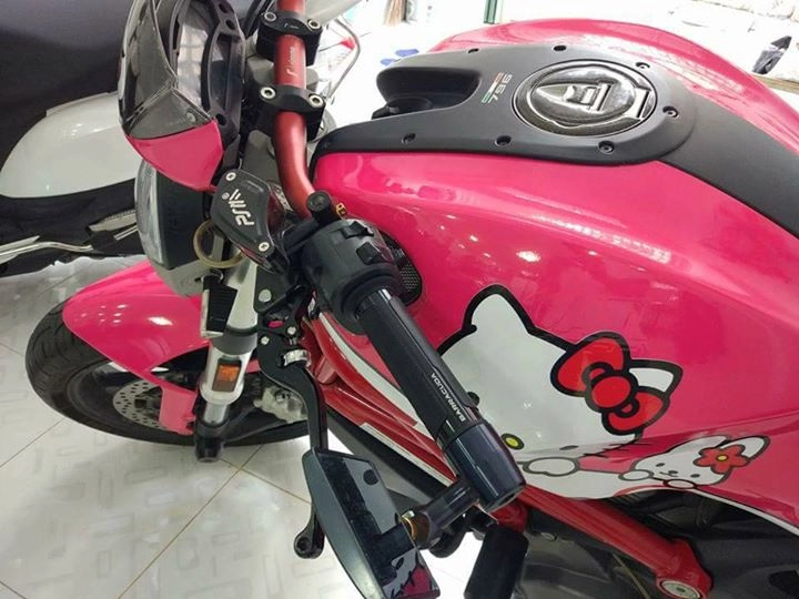 Ducati monster 796 phong cách hello kitty