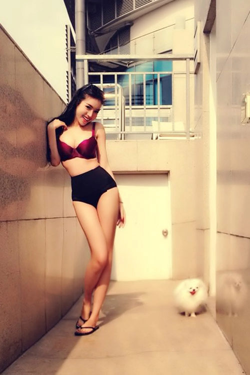 Elly trần khai xuân bằng nội y và bikini