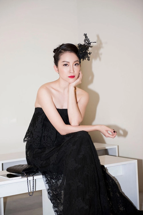 Giai nhân đua nhau xuyên thấu tuần qua