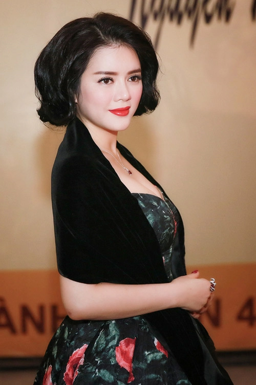 Giai nhân đua nhau xuyên thấu tuần qua