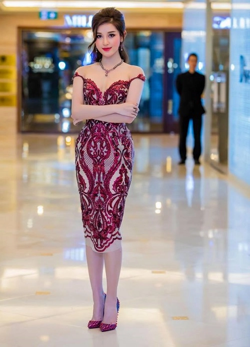 Hà hồ mặc xuyên thấu đẳng cấp phạm hương đẹp như nữ thần