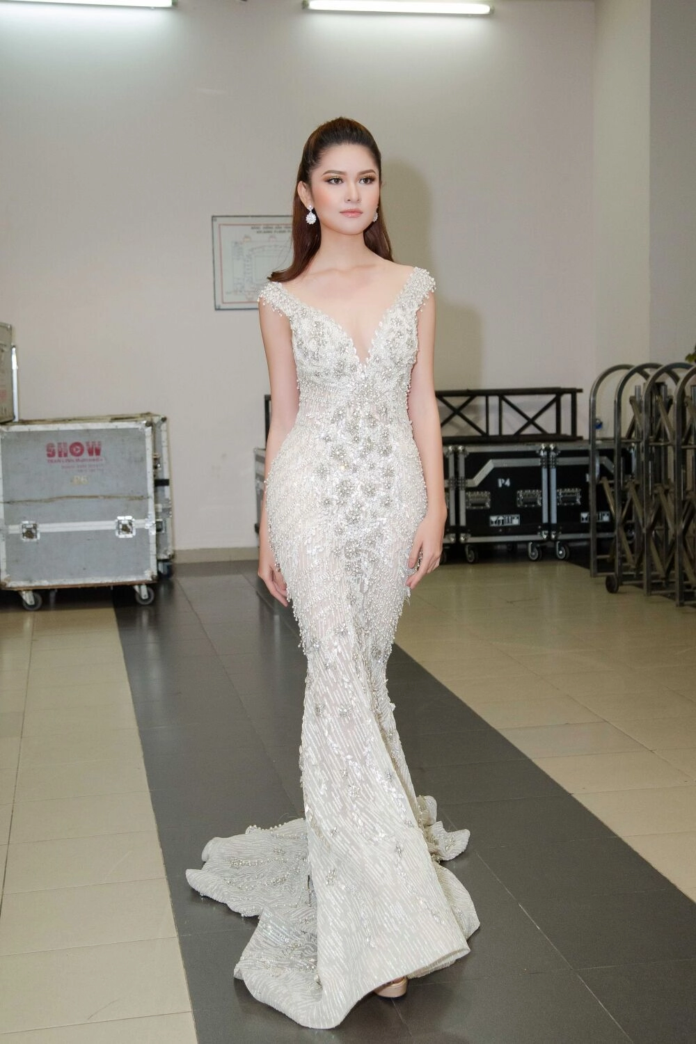 Hai nàng á hậu việt nam cùng nhau làm náo loạn sàn catwalk