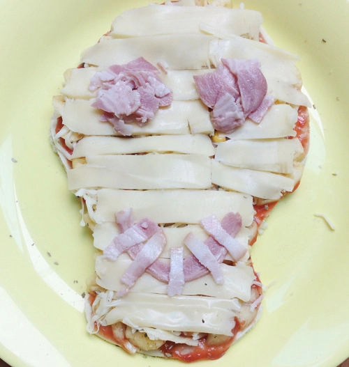 Halloween làm pizza kinh dị nào