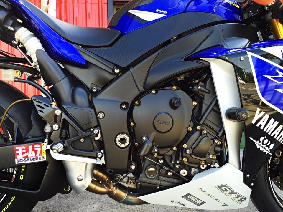 Hàng khủng yzf-r1 trang bị tận răng gói độ racing