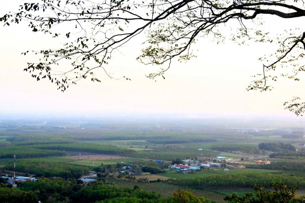 Hành trình đến núi bà đen và tìm tảng đá có view đẹp thích hợp cho bạn trẻ check-in sống ảo