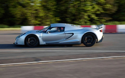  hennessey venom gt có giá 13 triệu usd 