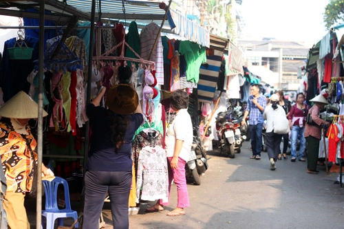Hiểm họa tiềm ẩn từ chợ đồ cũ việt nam