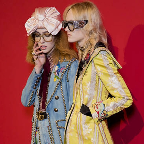 Hồ ngọc hà thả rông vòng 1 quyến rũ tột cùng tại milan fashion week