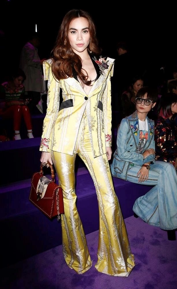 Hồ ngọc hà thả rông vòng 1 quyến rũ tột cùng tại milan fashion week